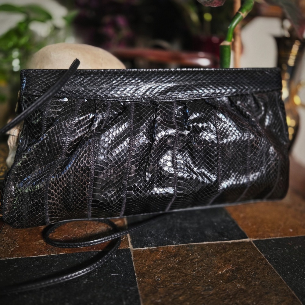 Vintage 80s Palizzio Black Snakeskin Clutch Crossbody Bag Pleated Evening Purse - Picture 8 of 9
